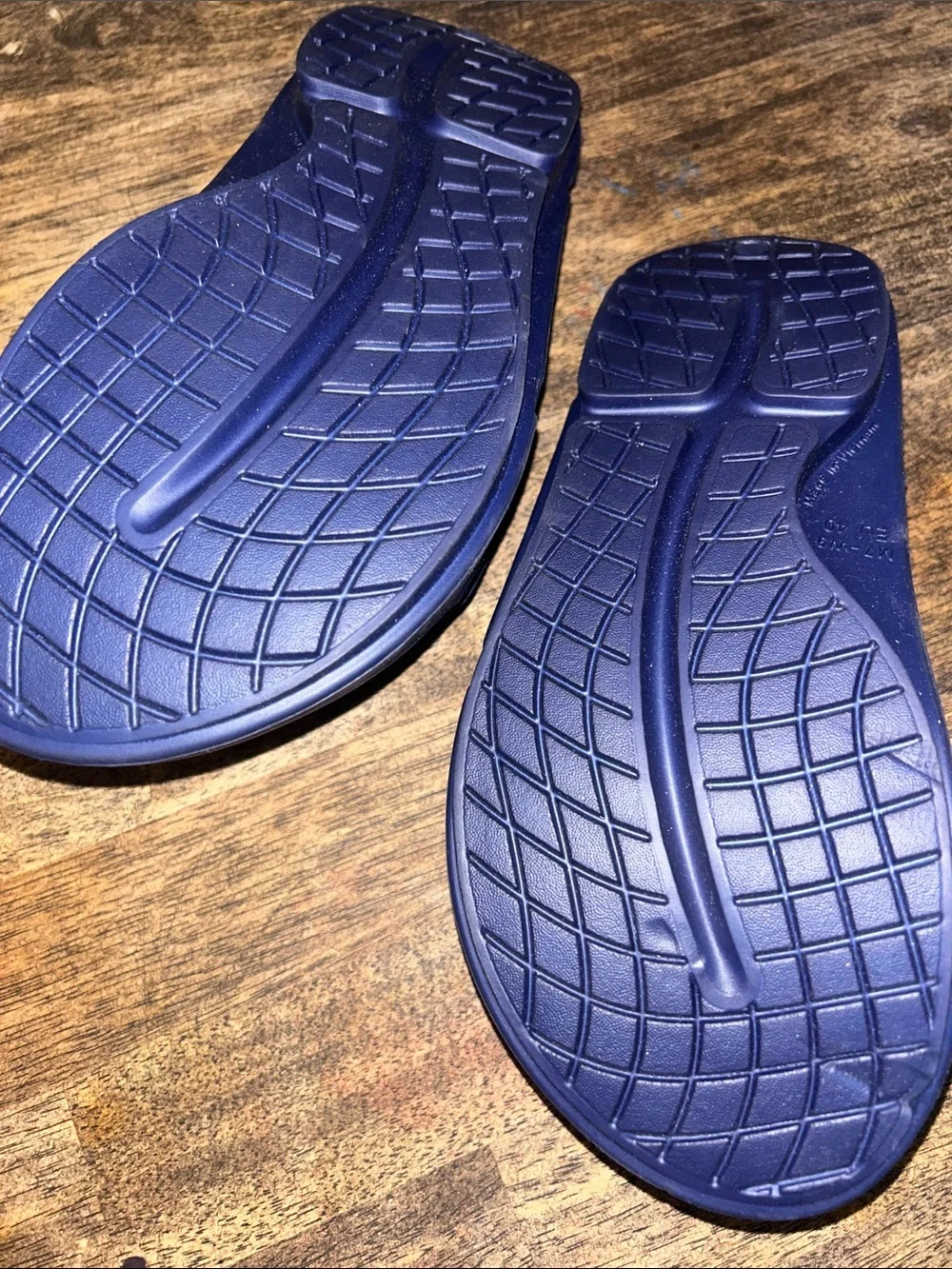 OOFOS Kids Navy Slide Sandals